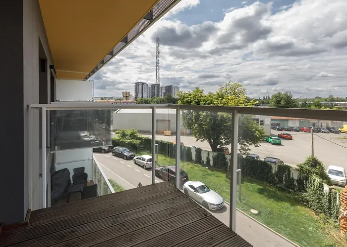 K39 Deluxe By Uniquerent