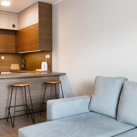 K39 Deluxe By Uniquerent *